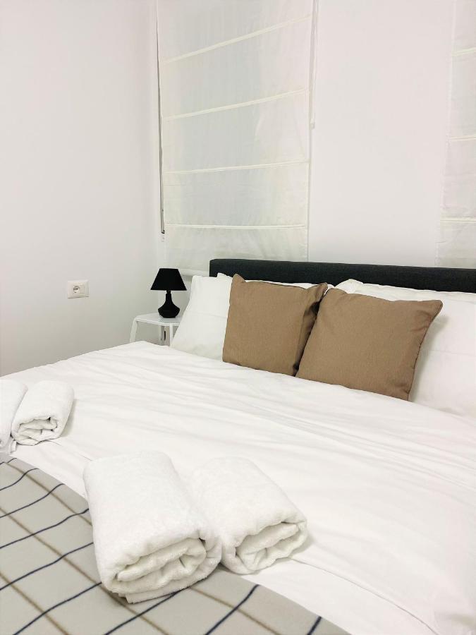 Apartment In The Heart Of Old Bazaar, Tirana - Hana Apartments Esterno foto