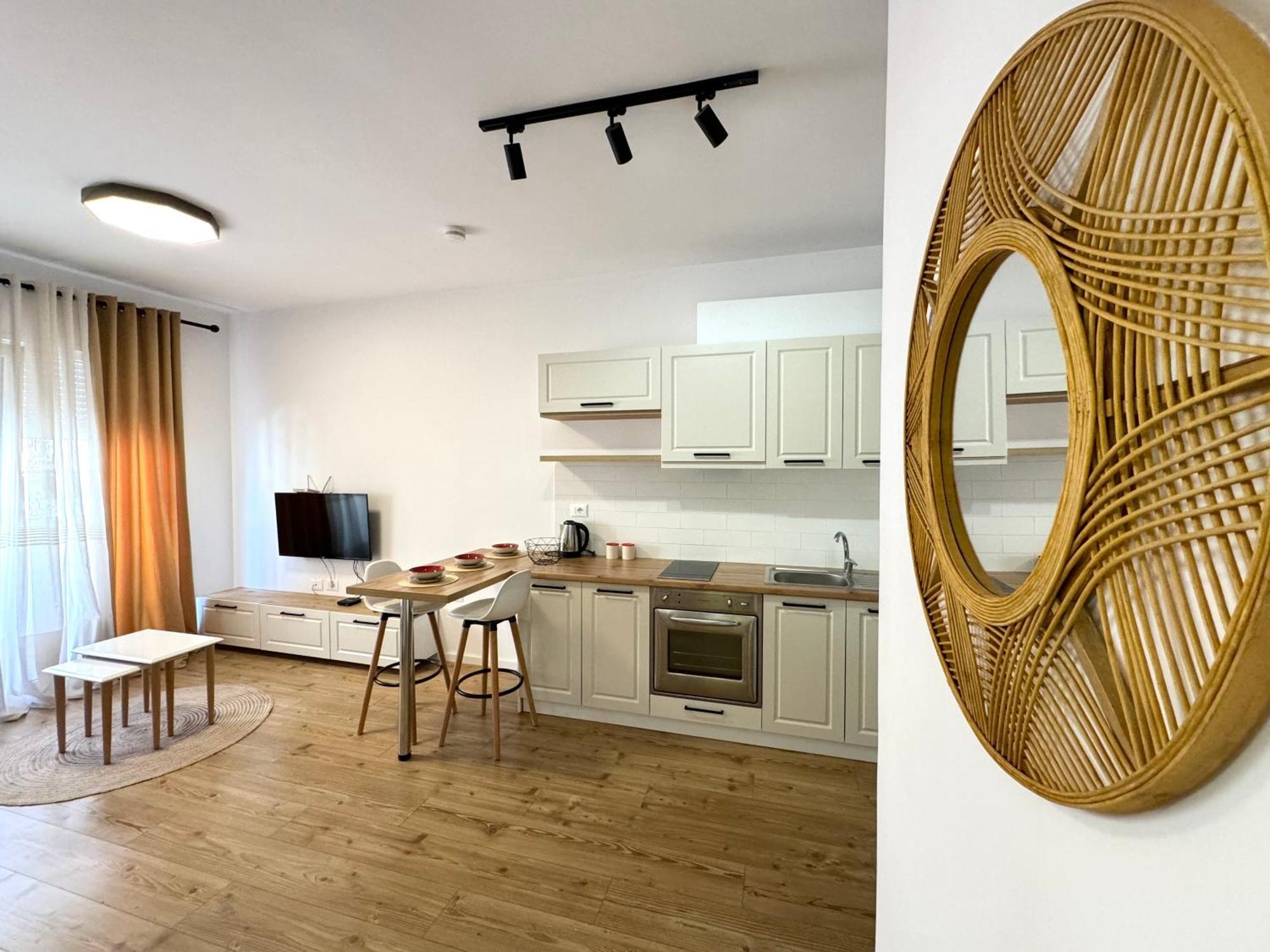 Apartment In The Heart Of Old Bazaar, Tirana - Hana Apartments Esterno foto