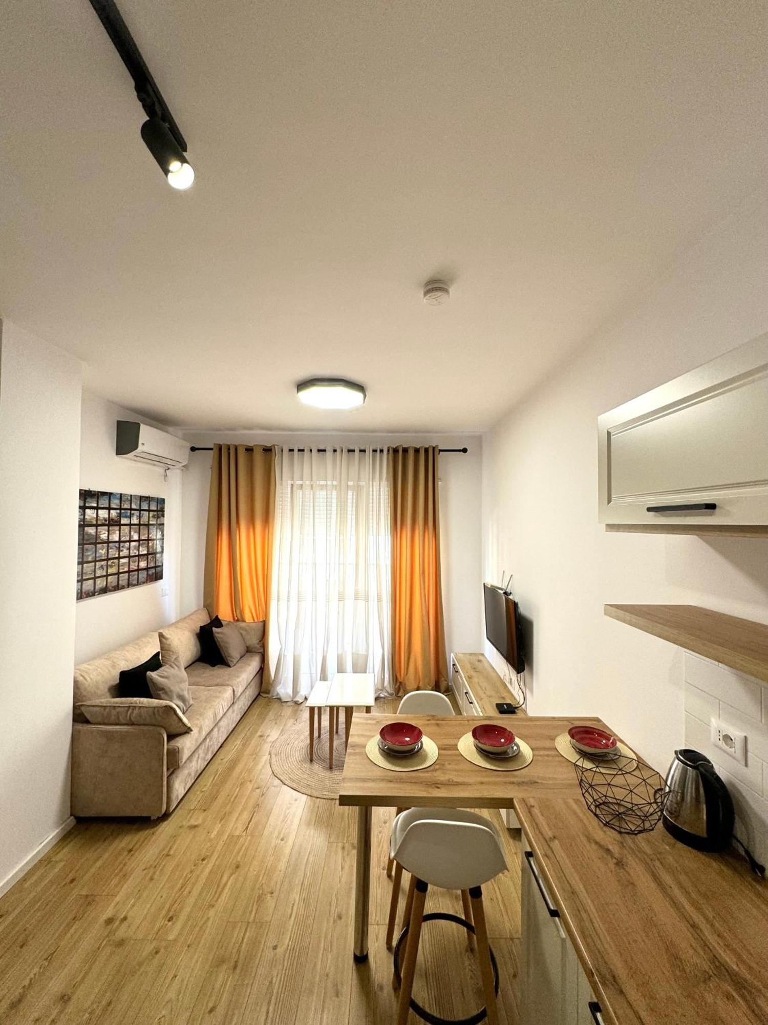 Apartment In The Heart Of Old Bazaar, Tirana - Hana Apartments Esterno foto